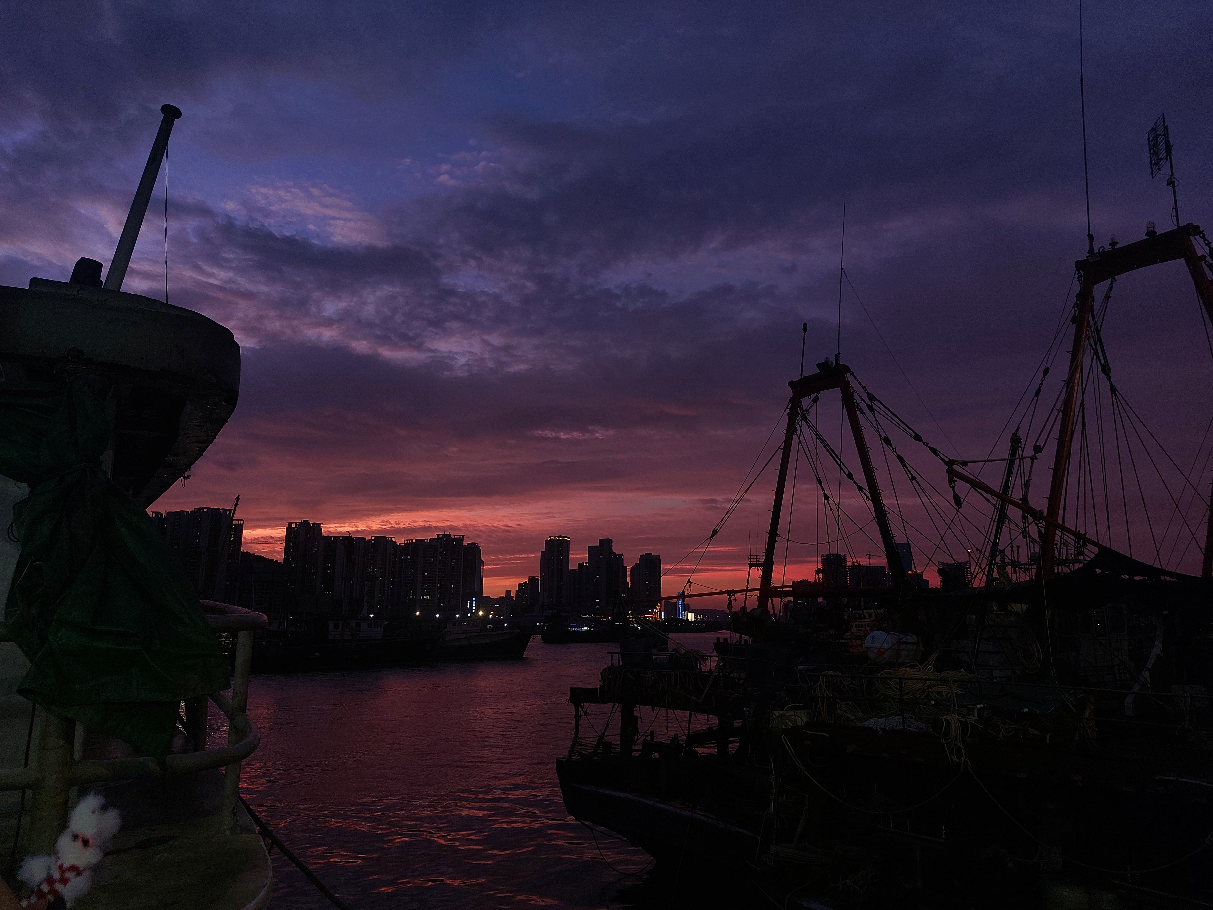 https://zhzojutsvjuoajngkisn.supabase.co/storage/v1/object/public/assets/header/20240724_192551.jpg